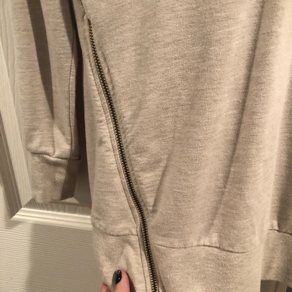 V neck sweater with zippe🥑🥑🥑 - Picture 5 of 6